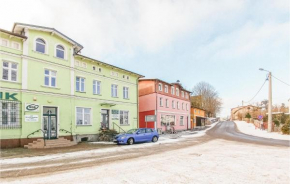 3 Bedroom Lovely Apartment In Smoldzino